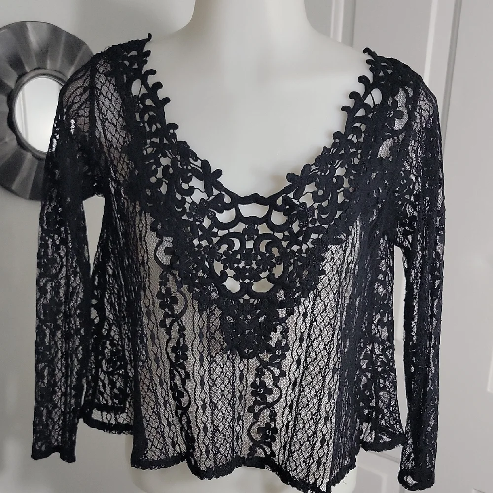 Hollister Boho Long Sleeve Round Neck Knit Crop Black Lace Top XS